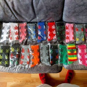 Lots Of Weed Socks - Brand New - Multiple Colours - Delivery